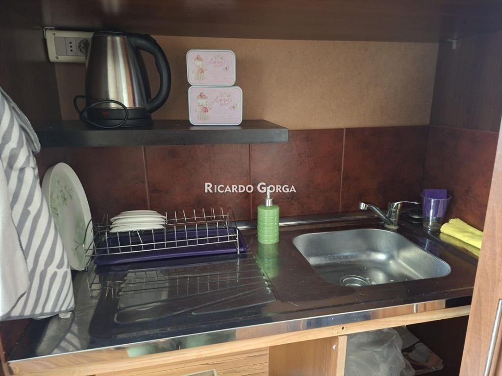 Oficina en venta en Ciudad Vieja sobre 25 de mayo. Escuc...