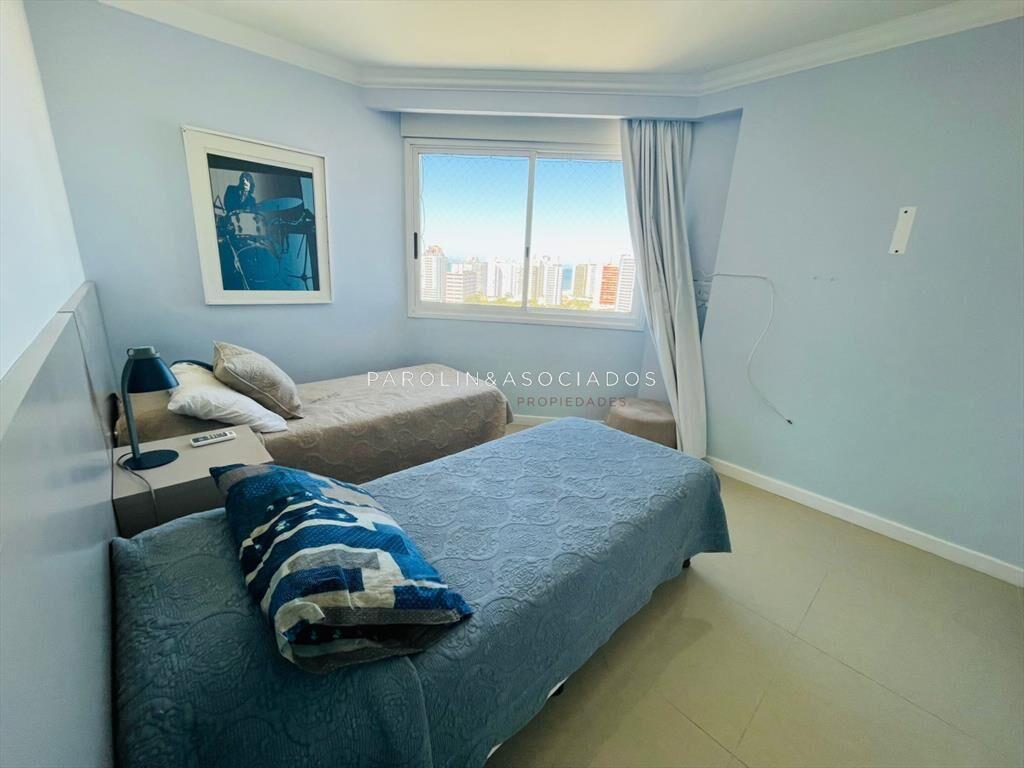 Apartamento en venta de 3 dormitorios en Casino Tower, Punt