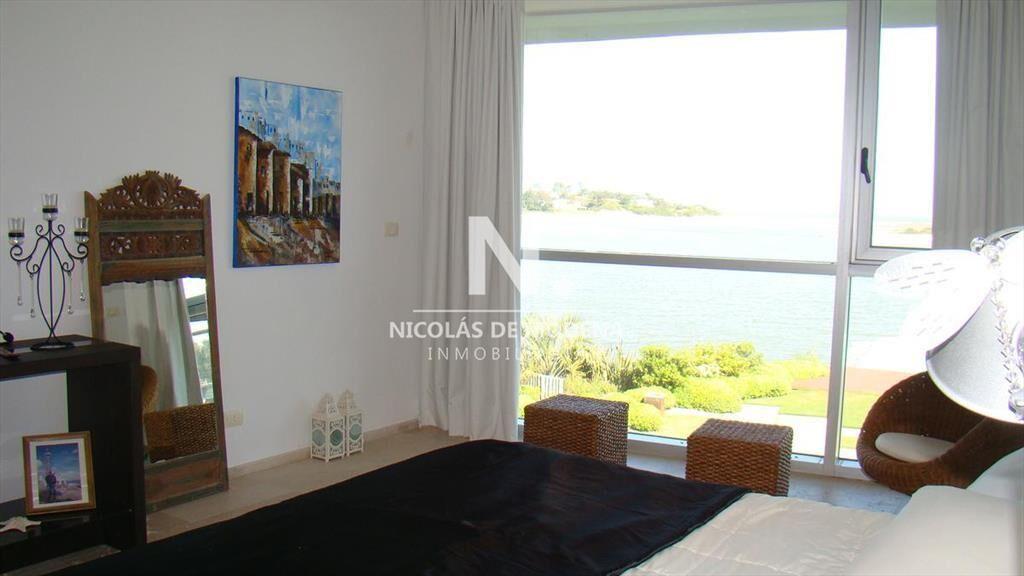 Vende apartamento de 4 dormitorios en suite, con vista espe