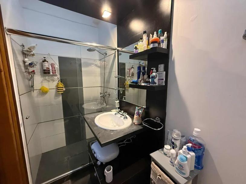 Venta casa de 2 dormitorios y 2 baños, con garage en La Bla