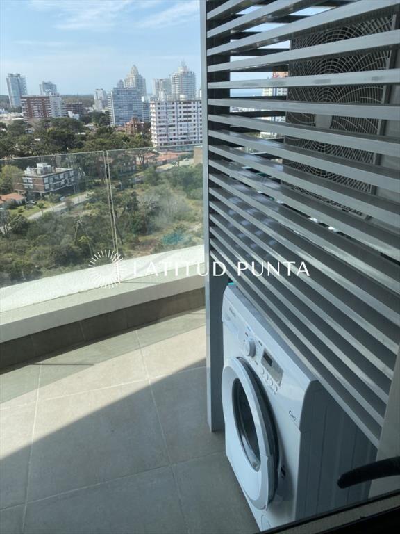 Artower, piso alto con muy linda vista, tres suites