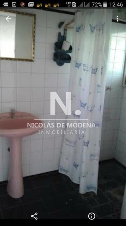 Casa de 3 dormitorios y servicio, cerca de la