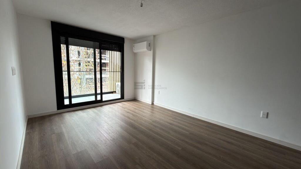 Si Alquila apartamento 1 dormitorio balcón estrena Cordón
