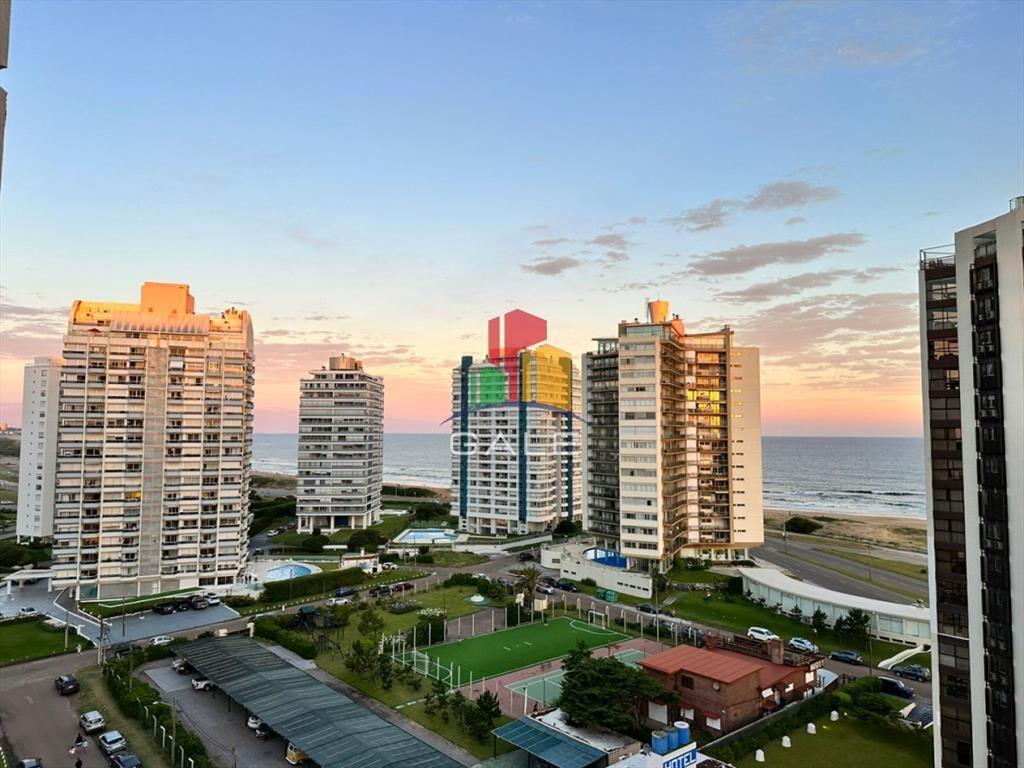 En venta apartamento de 2 dormitorios con hermosa vista pa