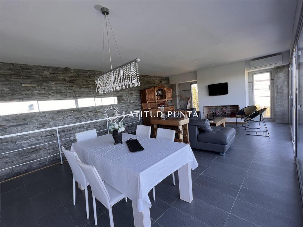 Venta de casa 3 dormitorios en Punta Piedras,