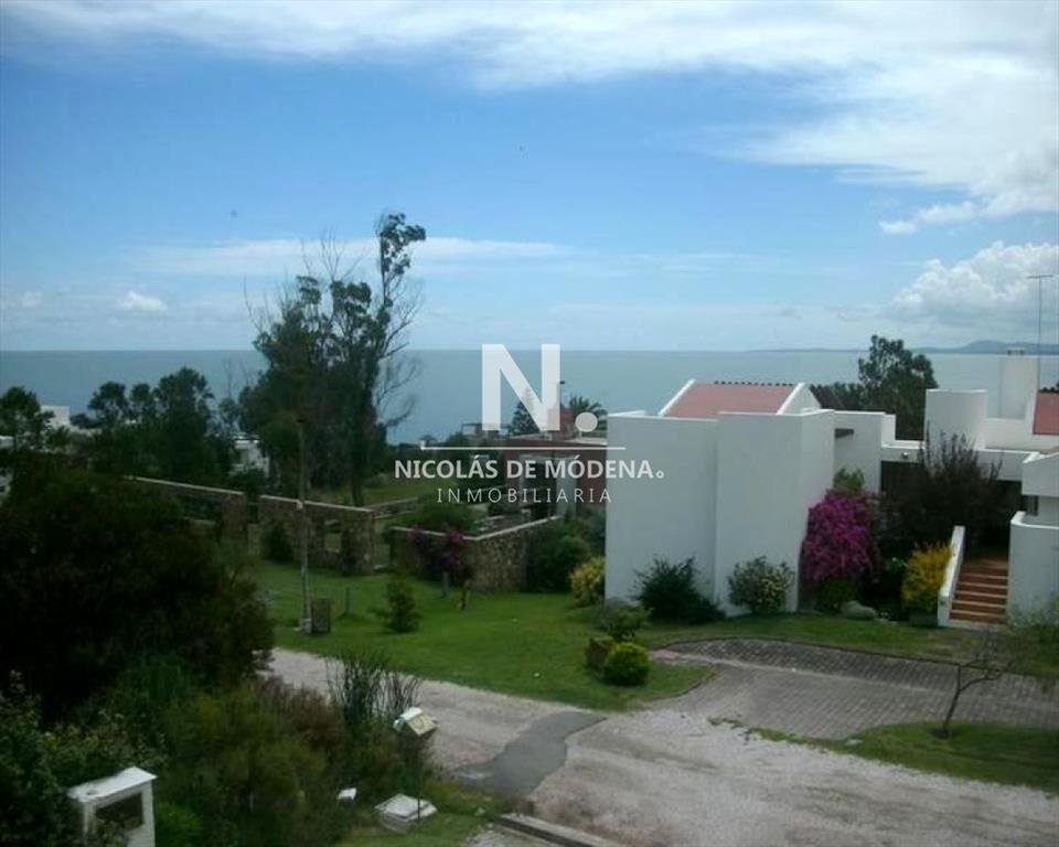 Punta Ballena Casa en Venta Cuatro Dormitorios
