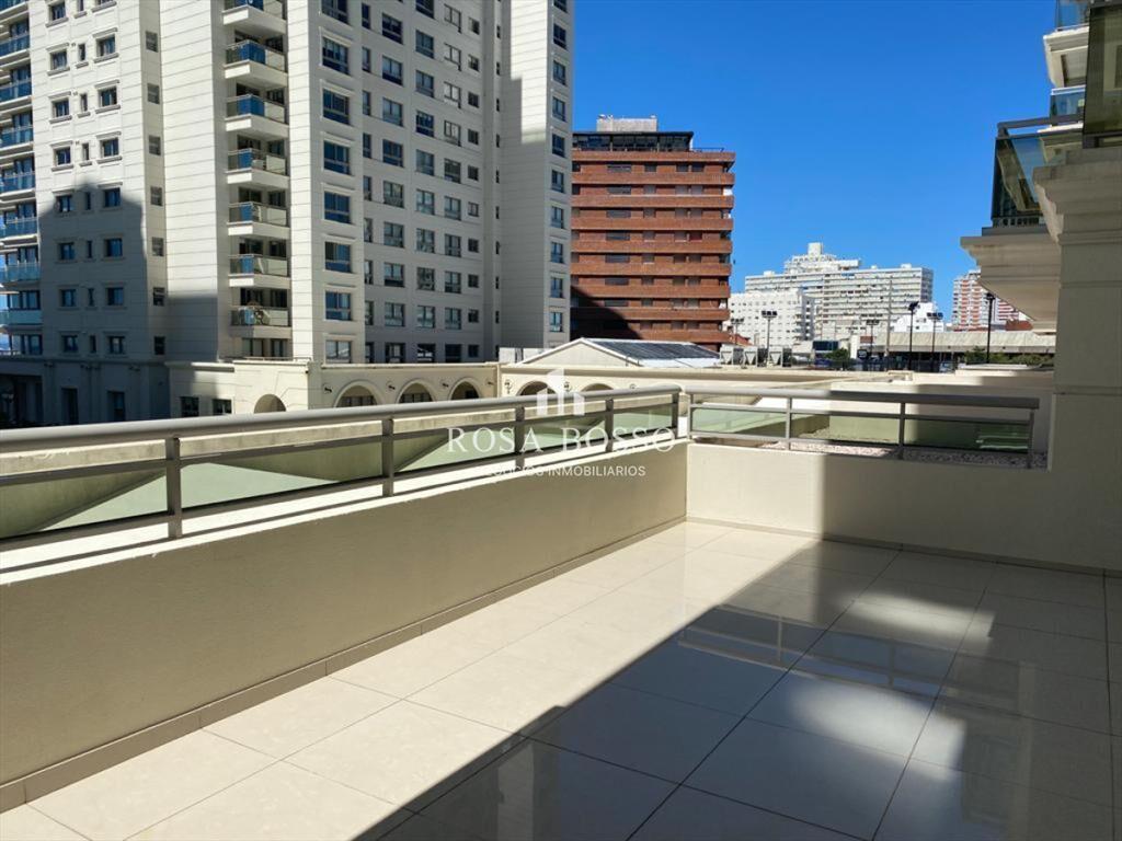 Apartamento 2 dormitorios 3 baños garaje Punta