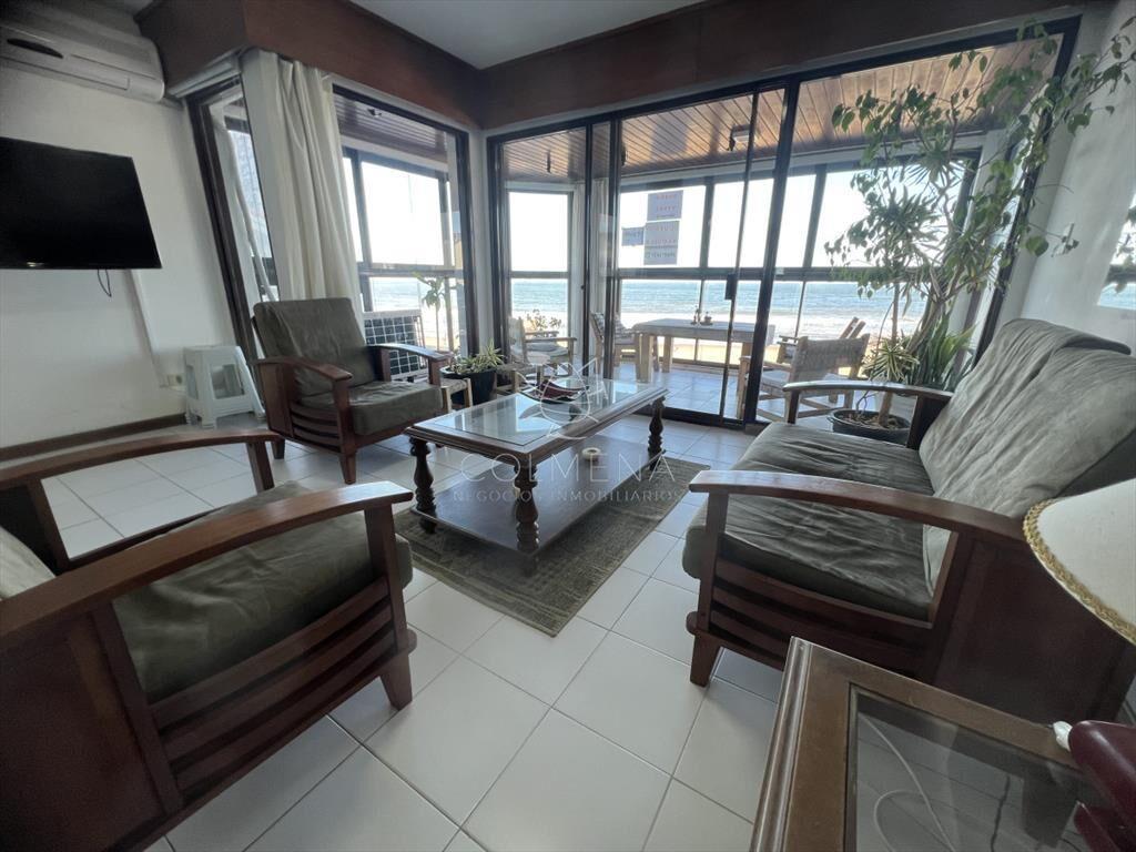 EXCELENTE OPORTUNIDAD! Apartamento de 3 frente al