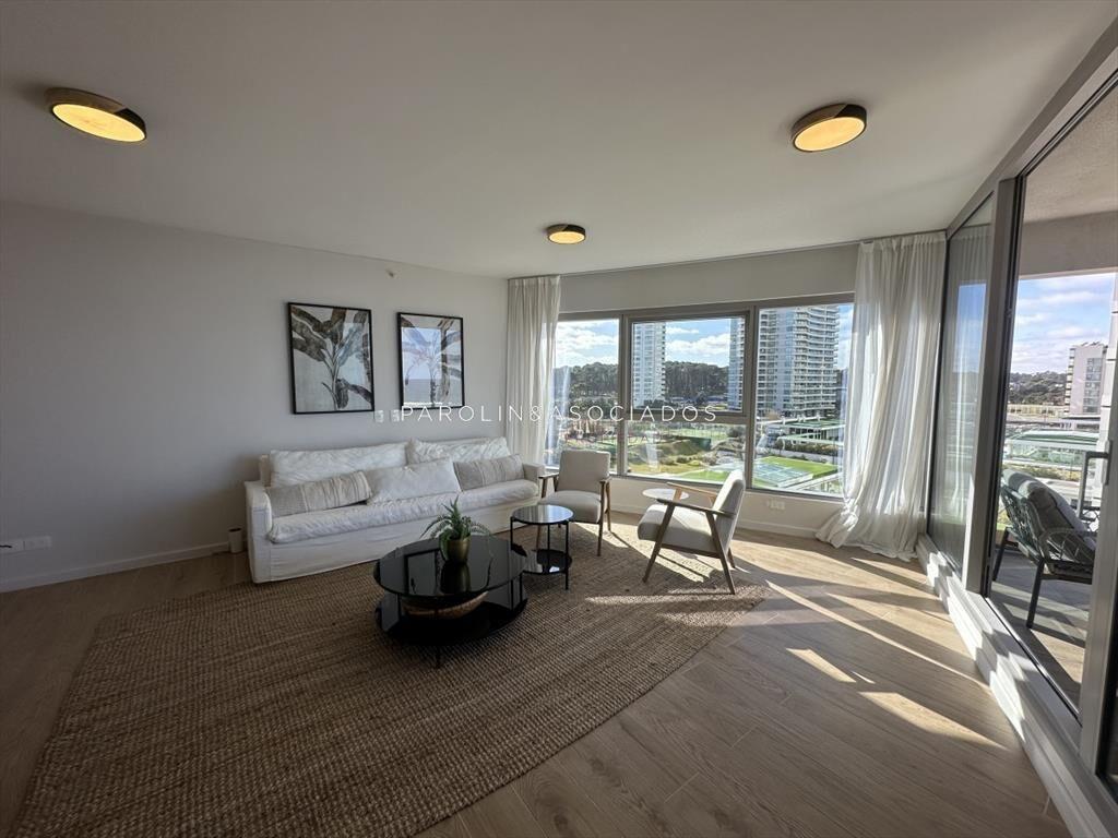 Excelente apartamento en venta en Punta del Este.