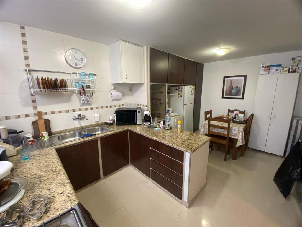 Casa a la venta de 3 dormitorios y garaje en Cordón
