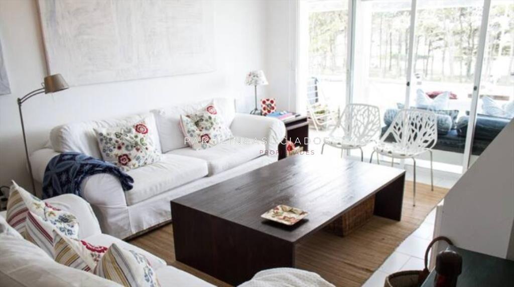 Apartamento de 2 dormitorios a la venta en del