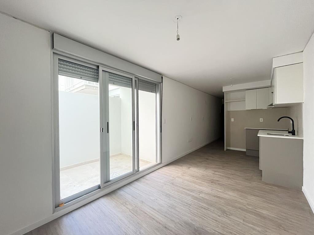 Venta apartamento monoambiente con patio en palermo a estre
