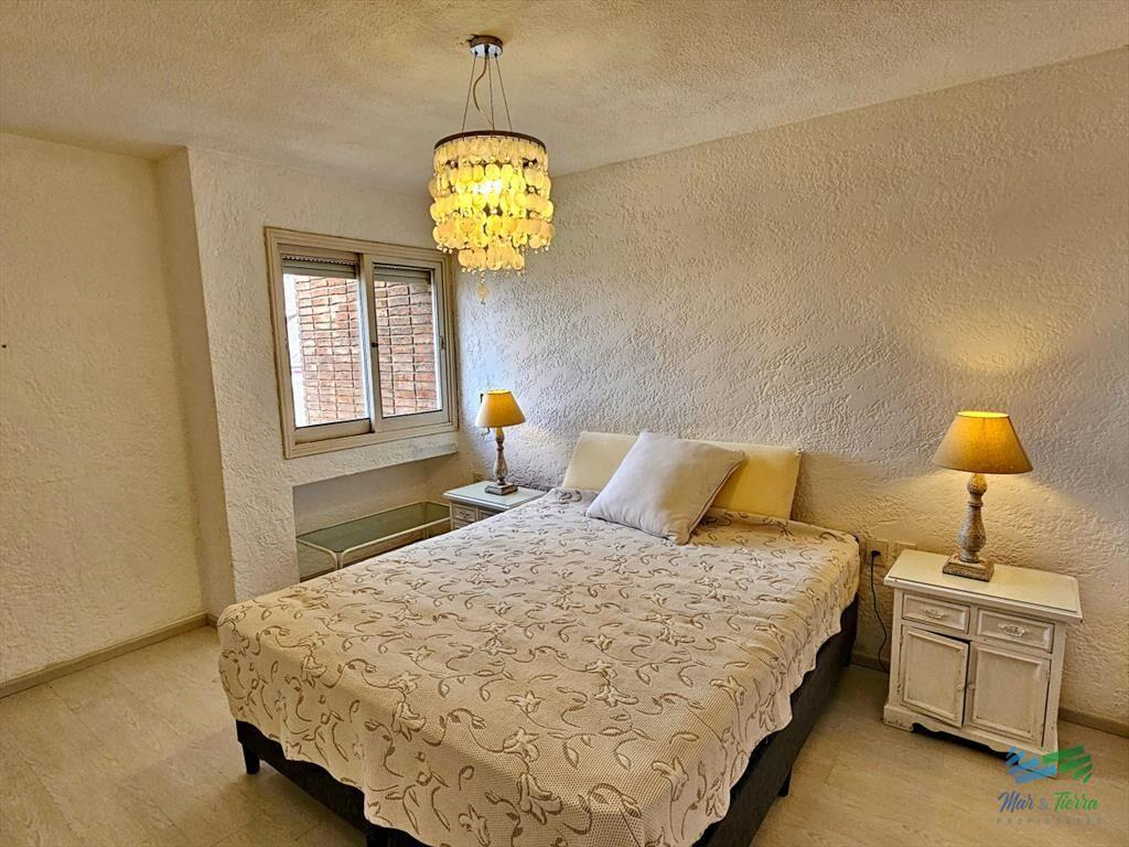 En venta apartamento 2 dormitorios con vista parcial a play