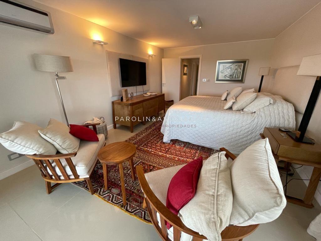 Apartamento en venta de 3 suites en edificio del