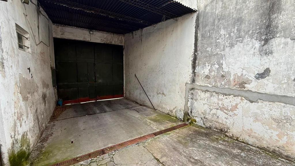 Proximo Gral Flores y Propios, deposito Oficinas, 330 m2,