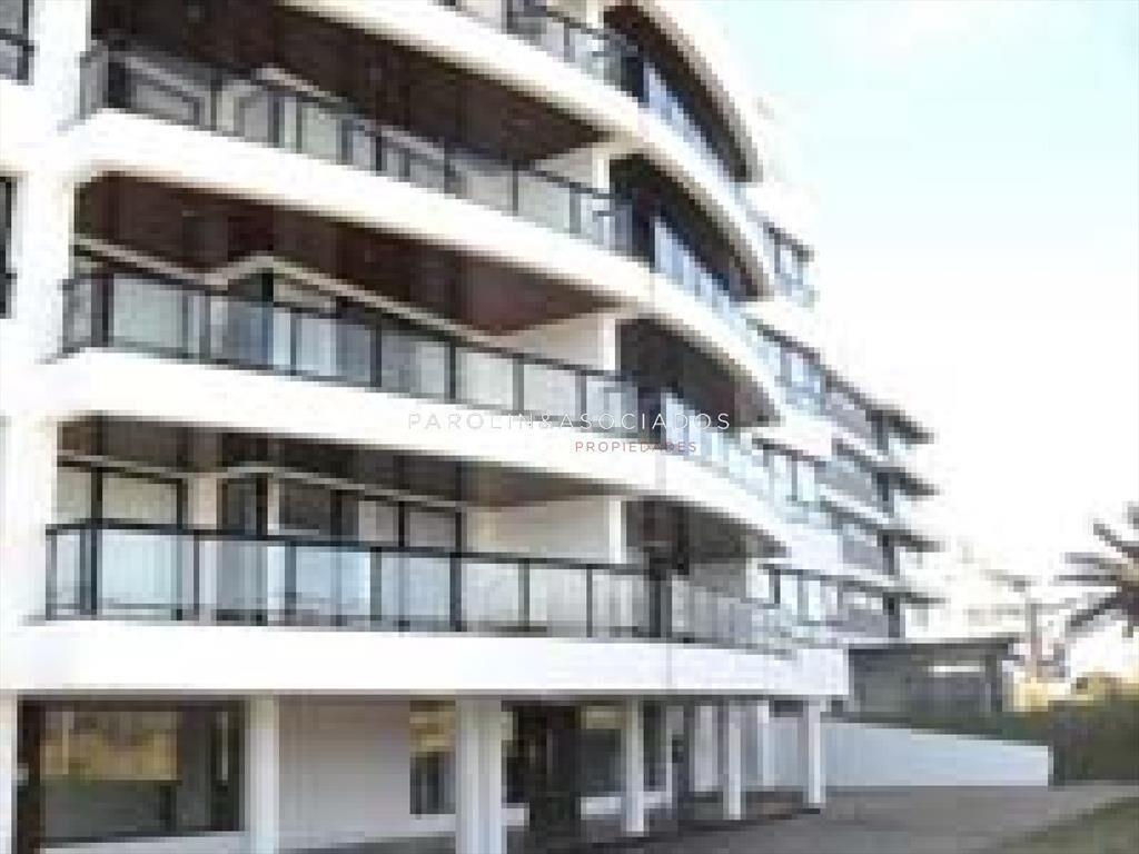 Apartamento en venta en edificio Arenas Blancas,