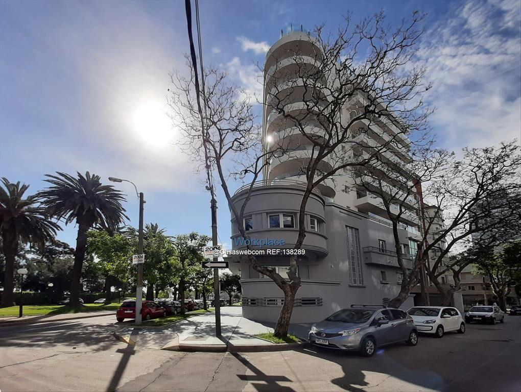VENTA CON RENTA- OFICINA PUNTA CARRETAS - FRENTE AL GOLF