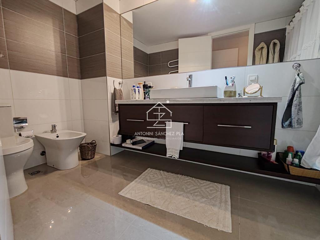 Apartamento en alquiler de 3 suites con gran al