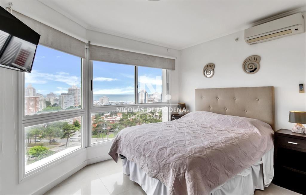 En venta departamento de 3 dormitorios en Punta del Este