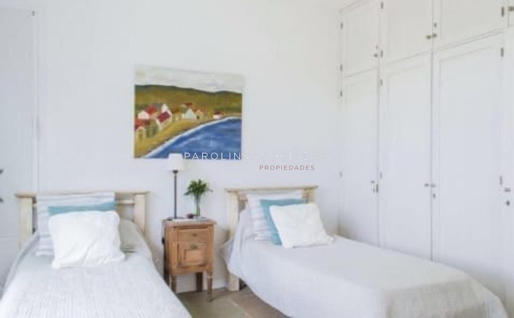 Casa de 3 dormitorios en venta en Laguna Blanca