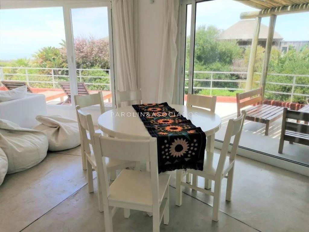 Casa de 5 dormitorios en venta en Manantiales,