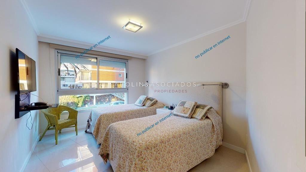 Apartamento en venta de 4 suites en edificio del