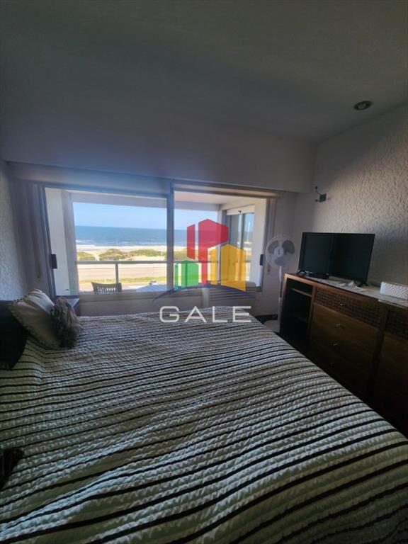Vende apartamento de 1 dormitorio en Punta del Este, con vi