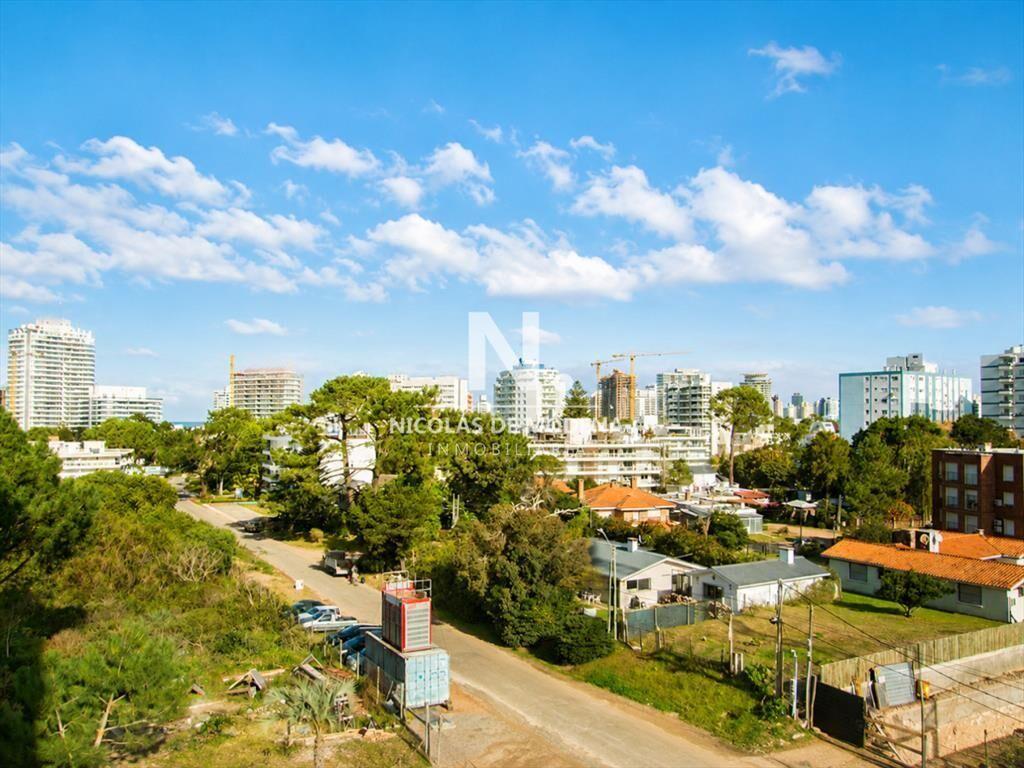 En venta apartamento de 3 dormitorios, en Brava