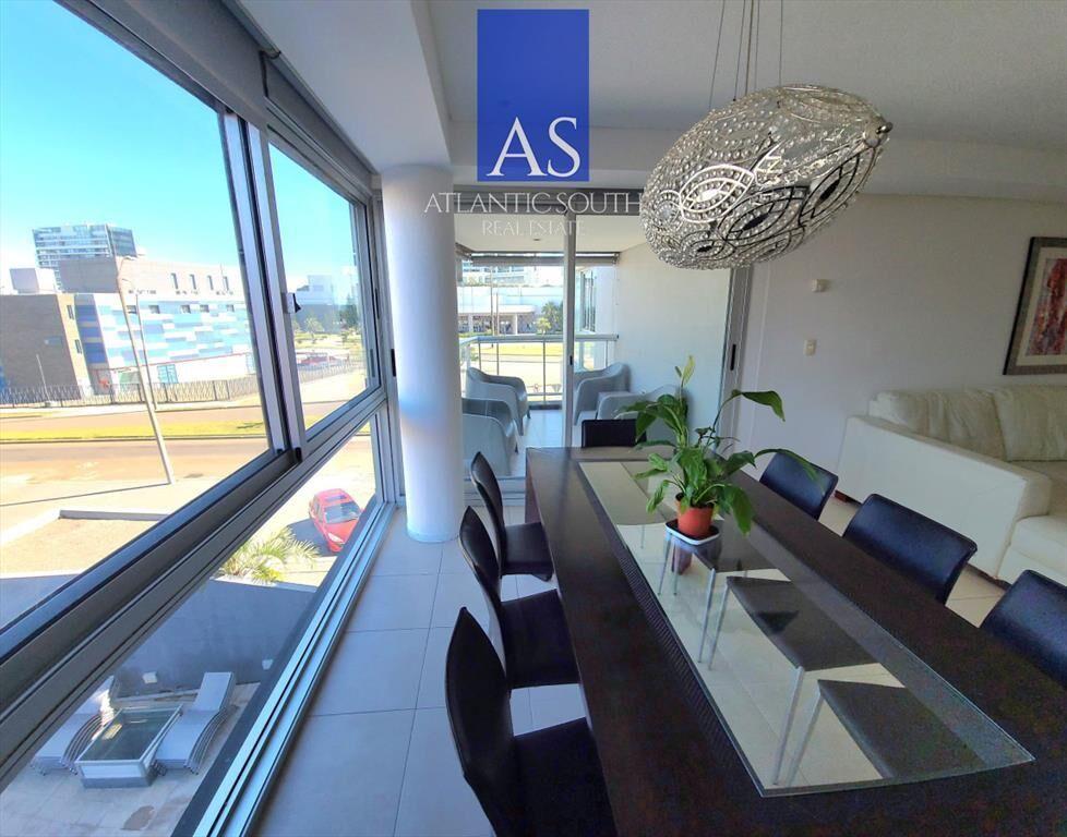 Apartamento de 3 dormitorios 2 baños cochera en