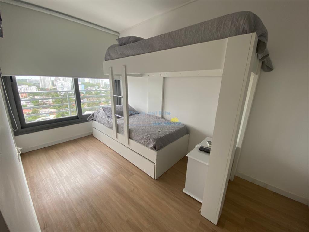 Apartamento de 2 dormitorios en Alexander , Punta