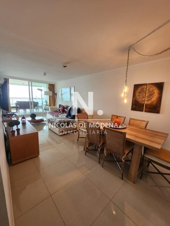 Playa Mansa. Apartamento 2 dormitorios en Venta.