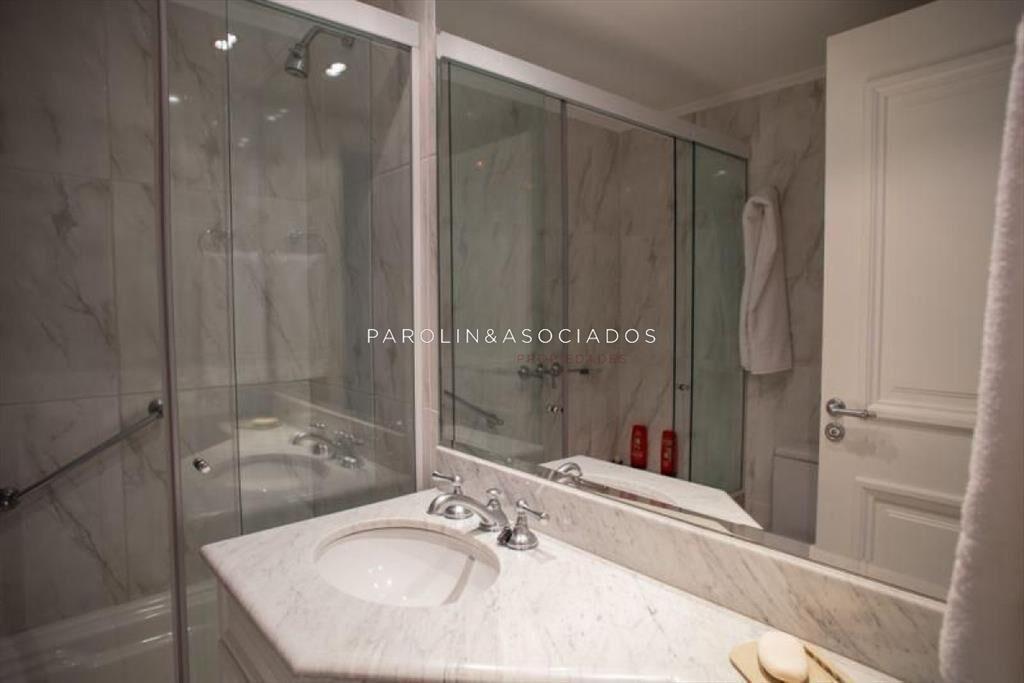 Apartamento de 3 dormitorios en venta en Tower,