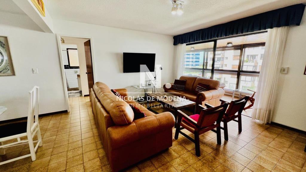 En venta apartamento en Brava de 2 dormitorios.