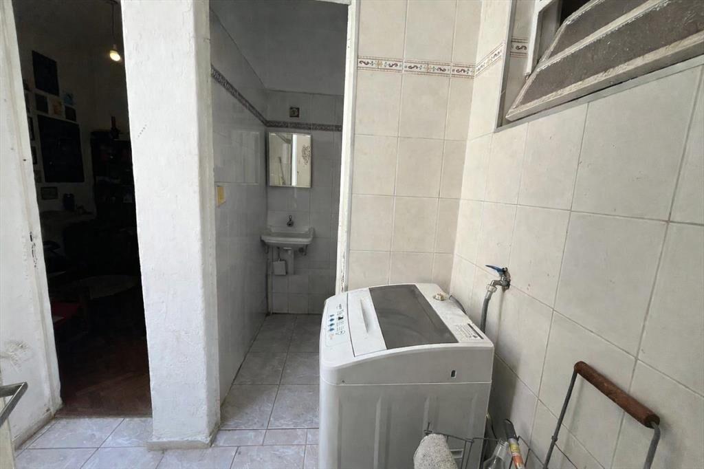 Venta apartamento 3 dormitorios con balcón. Tres Cruces (Al