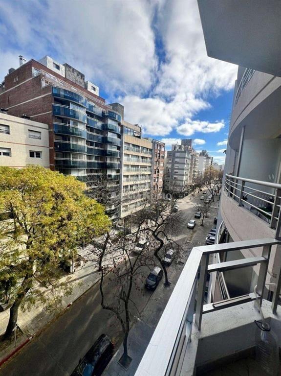 APARTAMENTO EN ALQUILER DE 2 DORMITORIOS. 2 BAÑOS. TERRA...