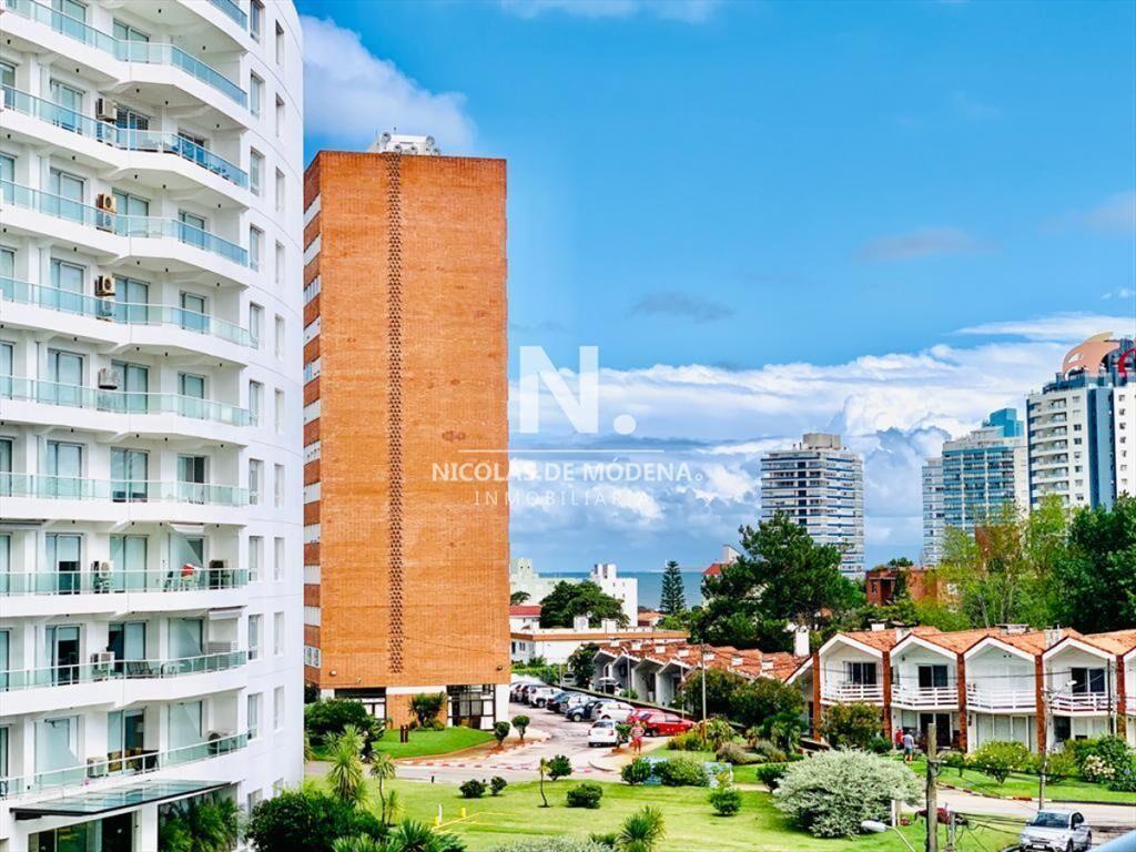 apartamento en zona de Aidy Grill, con parrillero propio