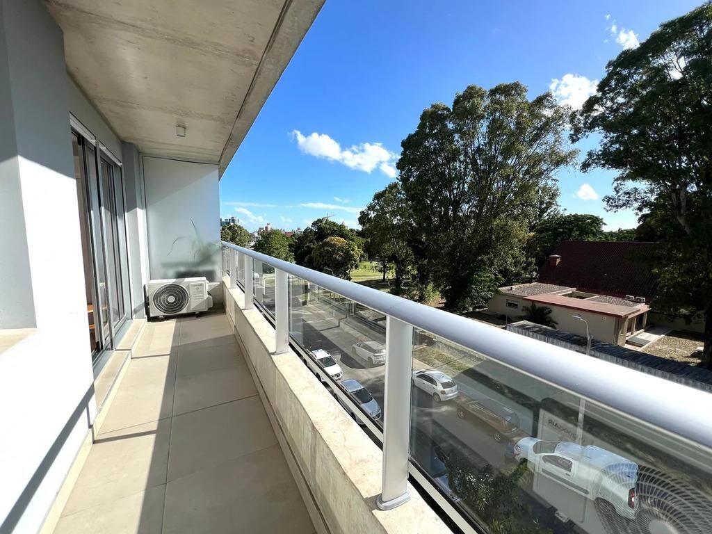 Venta Apartamento 2 Dormitorios y Garaje Amoblado en Buceo