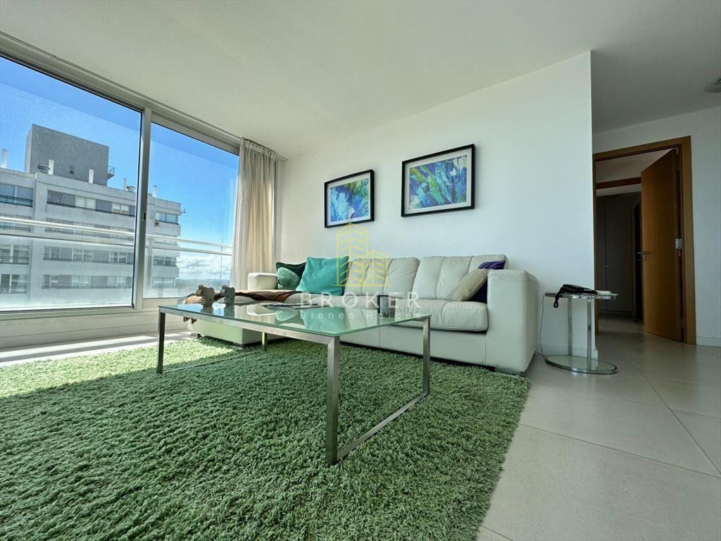 Venta de apartamento de dos dormitorios en