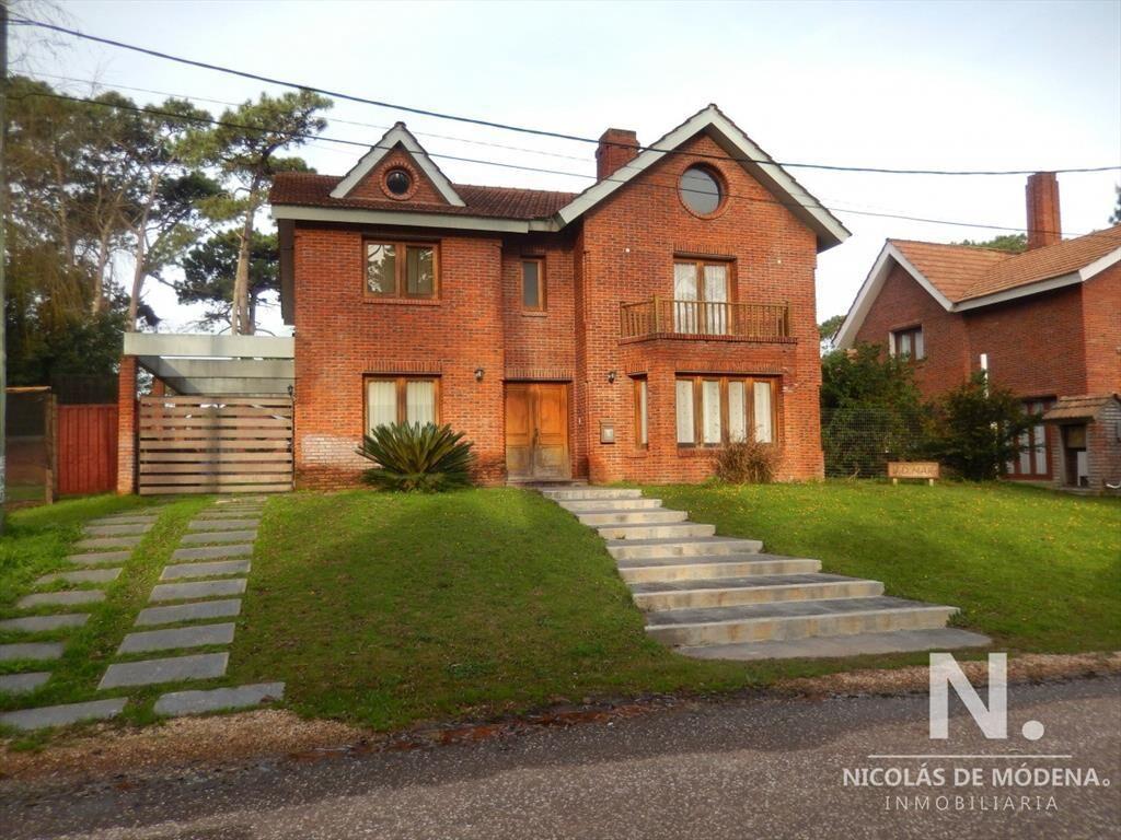 Casa en venta en la zona de Lugano - Punta del Este