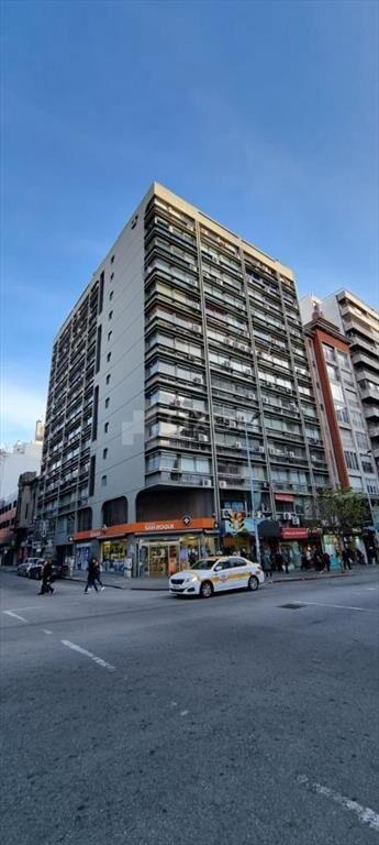ALQUILER Y VENTA DE GRAN OFICINA CENTRO DE MONTEVIDEO