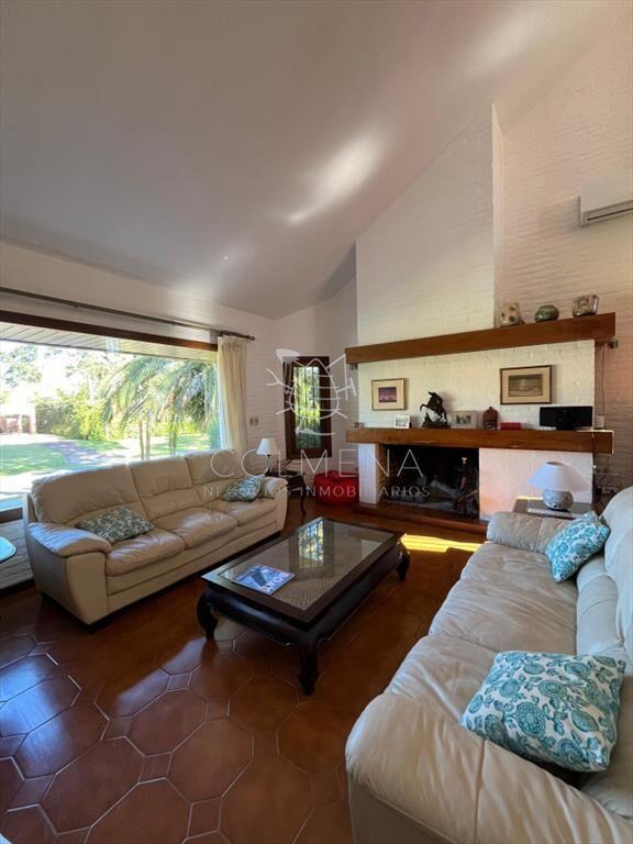 Alquiler Importante casa en Barrio Lugano