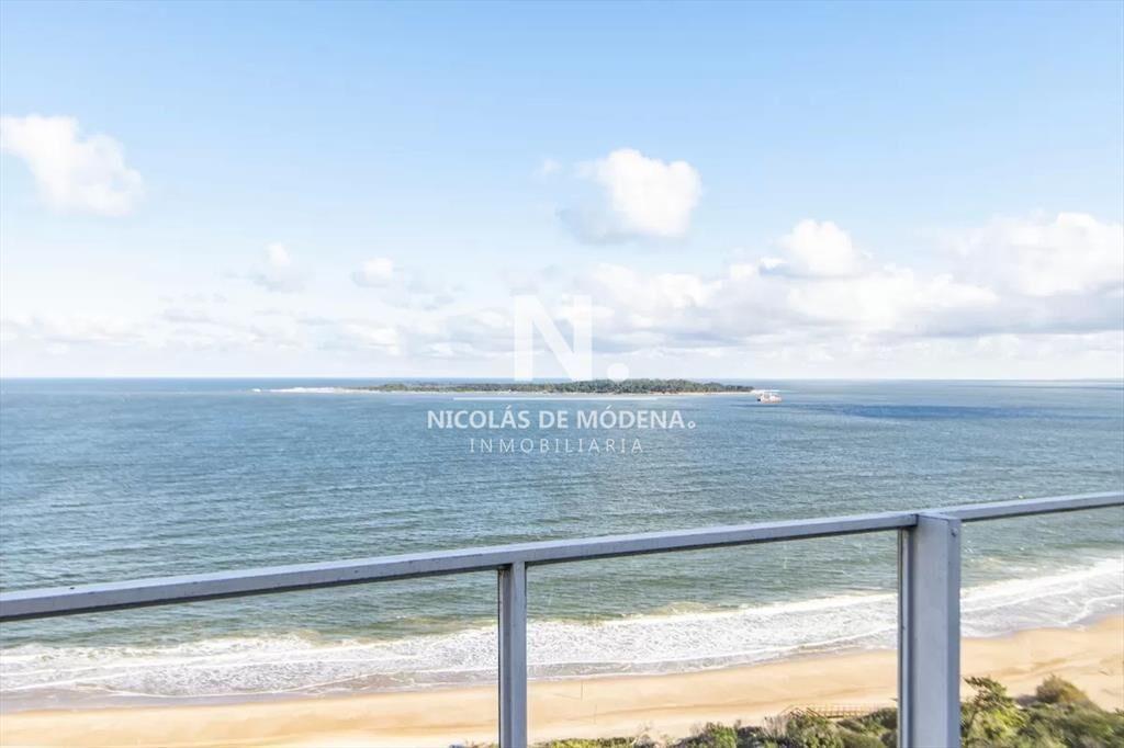 Vende excelente departamento 3 dormitorios en ,