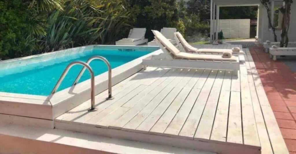 CASA EN VENTA DE 4 DORMITORIOS EN LA BARRA