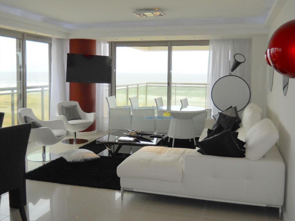 Apartamento de 3 dormitorios en Torre imperiale ,