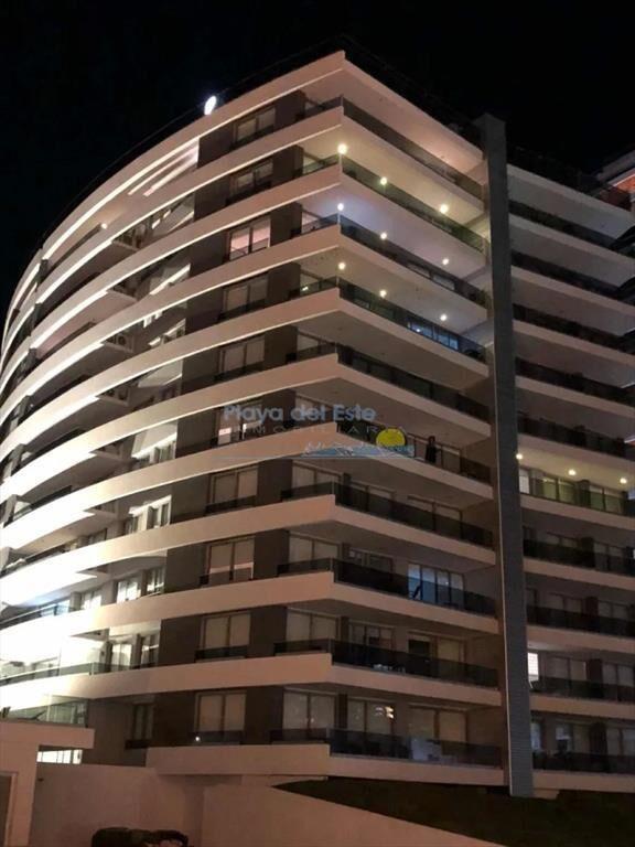 Excelente apartamento de 3 dormitorios en venta.