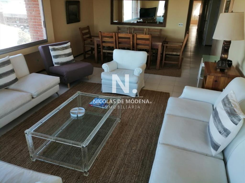 Espectacular departamento en primera línea, del