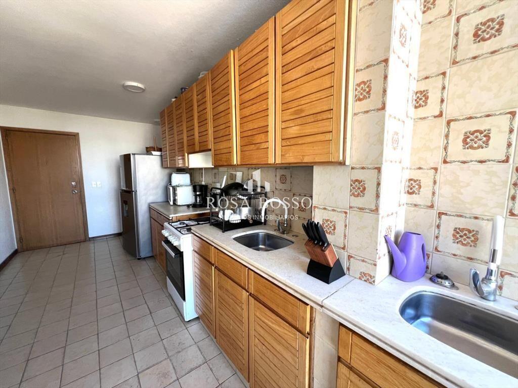 apartamento en venta zona shopping punta, 2 y