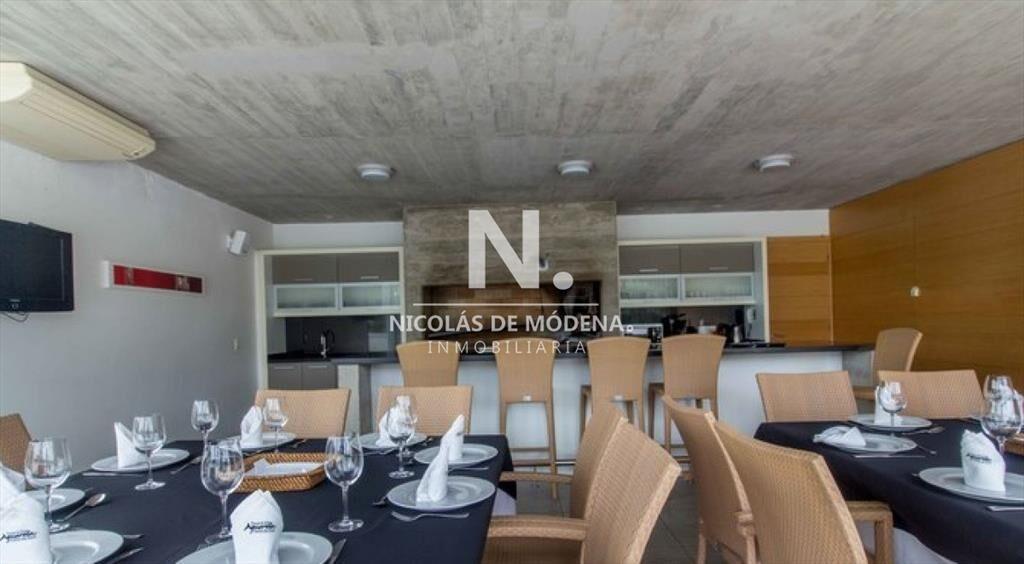 En venta apartamento de 3 dormitorios en Punta