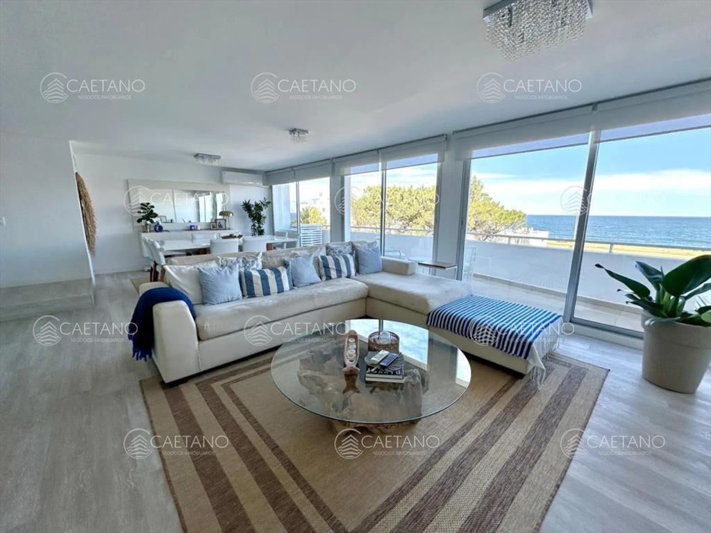 Venta. Triplex. Punta del Este