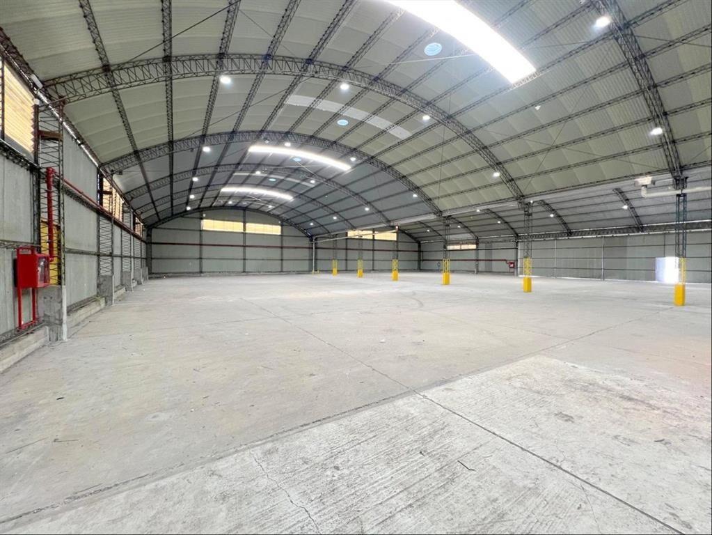 Alquiler Local Industrial de 3045m2 en Nuevo París